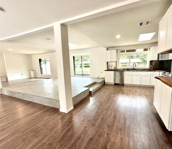 7810 Nairn Street, Houston, TX 77074