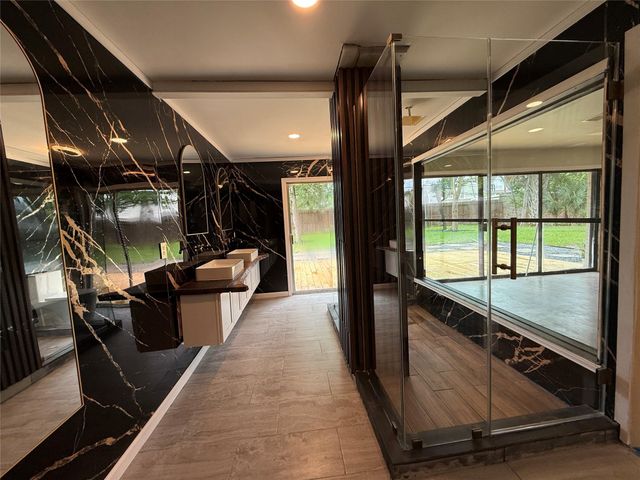 7810 Nairn Street, Houston, TX 77074