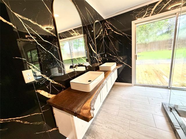 7810 Nairn Street, Houston, TX 77074