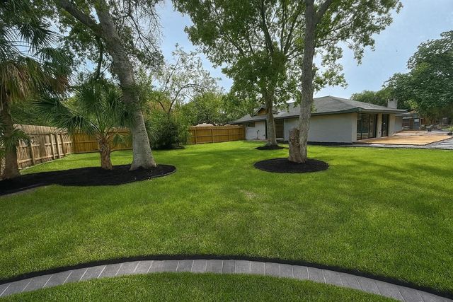 7810 Nairn Street, Houston, TX 77074