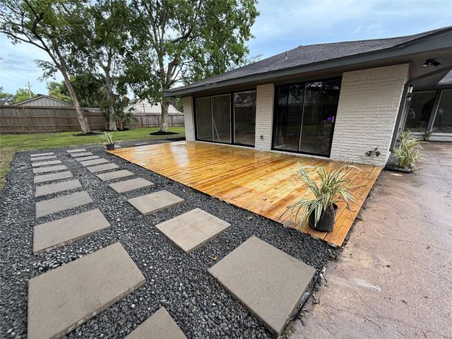 7810 Nairn Street, Houston, TX 77074