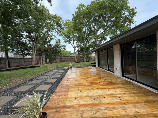 7810 Nairn Street, Houston, TX 77074