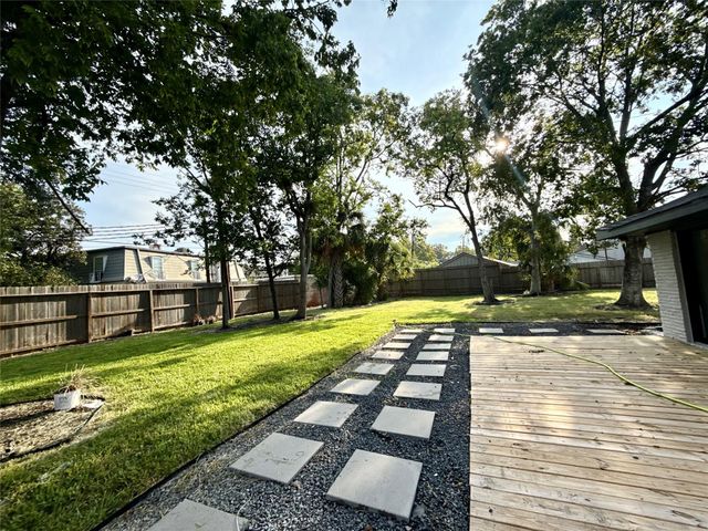 7810 Nairn Street, Houston, TX 77074