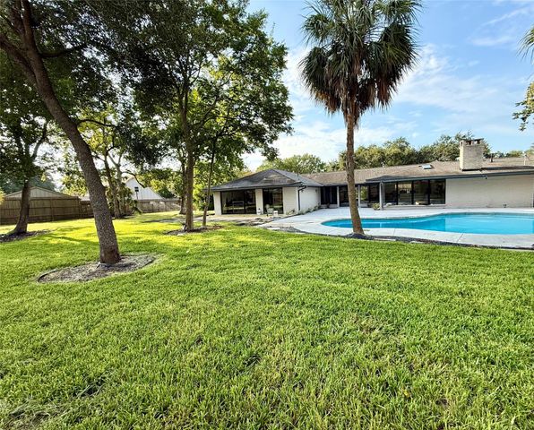 7810 Nairn Street, Houston, TX 77074