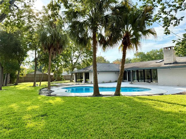 7810 Nairn Street, Houston, TX 77074