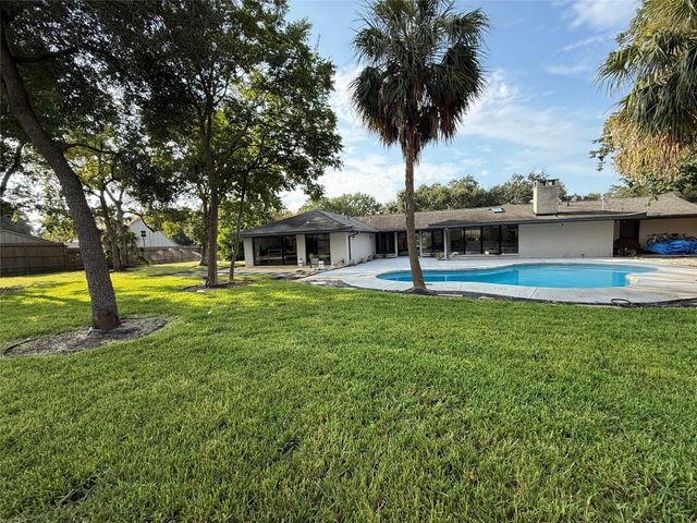 7810 Nairn Street, Houston, TX 77074