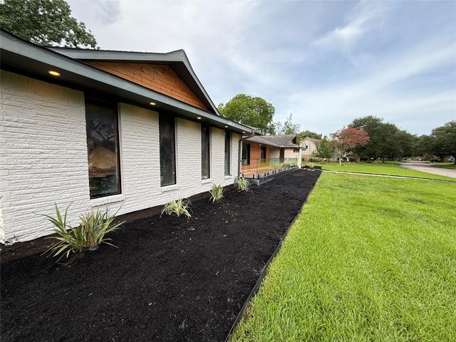 7810 Nairn Street, Houston, TX 77074