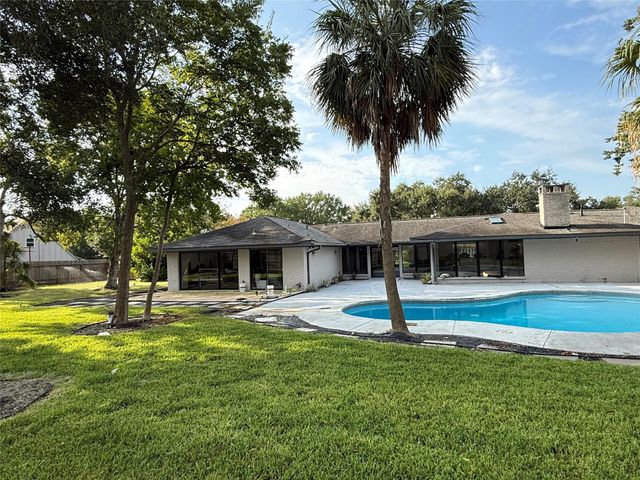 7810 Nairn Street, Houston, TX 77074