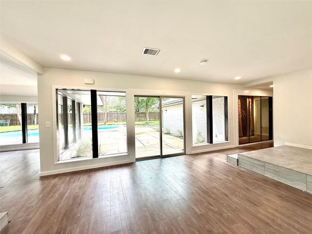 7810 Nairn Street, Houston, TX 77074