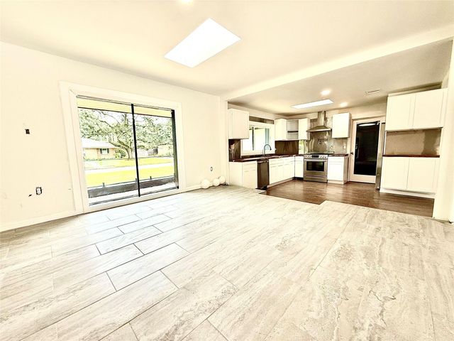 7810 Nairn Street, Houston, TX 77074