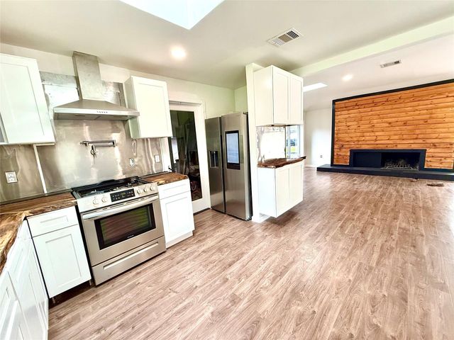 7810 Nairn Street, Houston, TX 77074