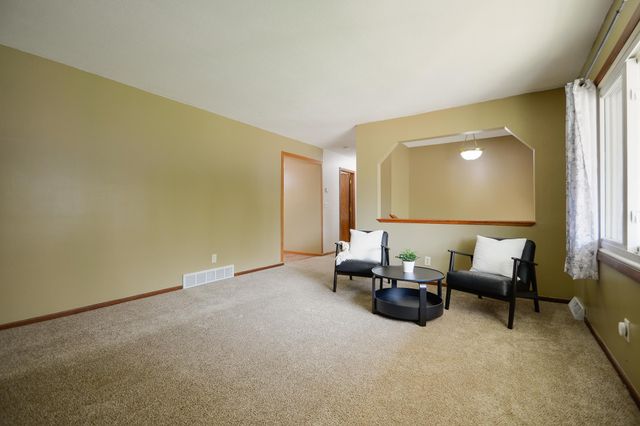1400 Viking Drive, Buffalo, MN 55313