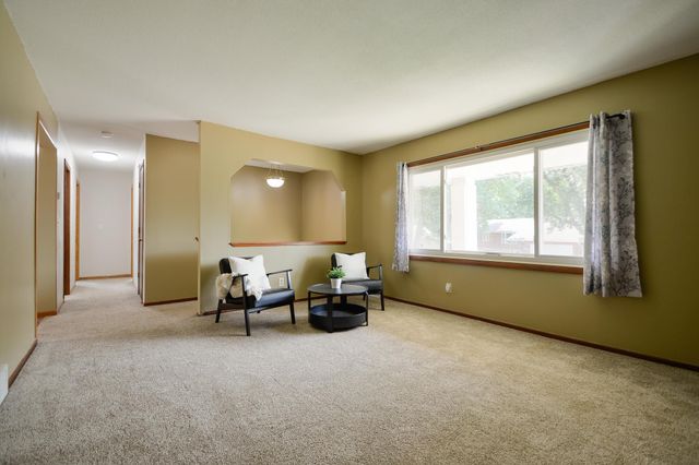 1400 Viking Drive, Buffalo, MN 55313