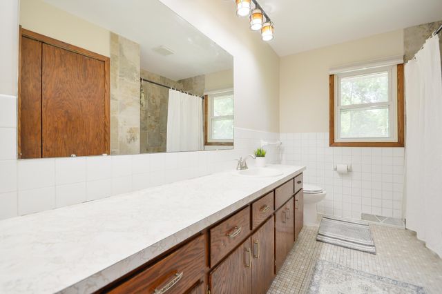 1400 Viking Drive, Buffalo, MN 55313