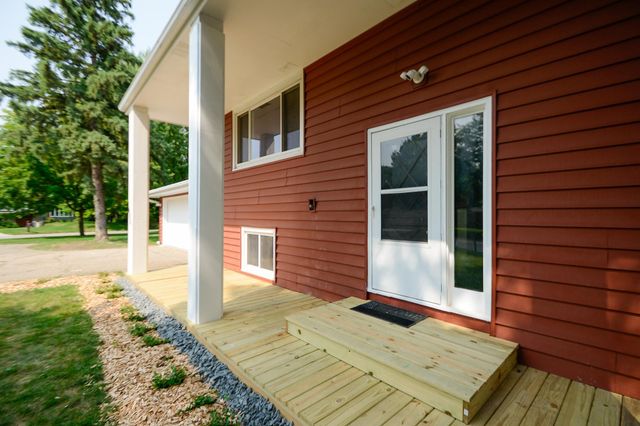 1400 Viking Drive, Buffalo, MN 55313