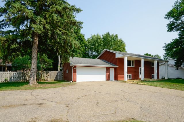 1400 Viking Drive, Buffalo, MN 55313
