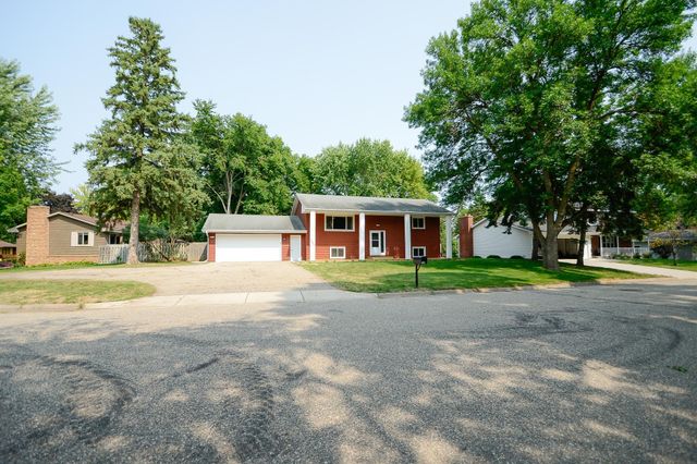 1400 Viking Drive, Buffalo, MN 55313