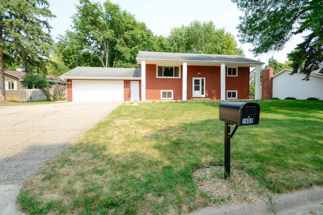 1400 Viking Drive, Buffalo, MN 55313
