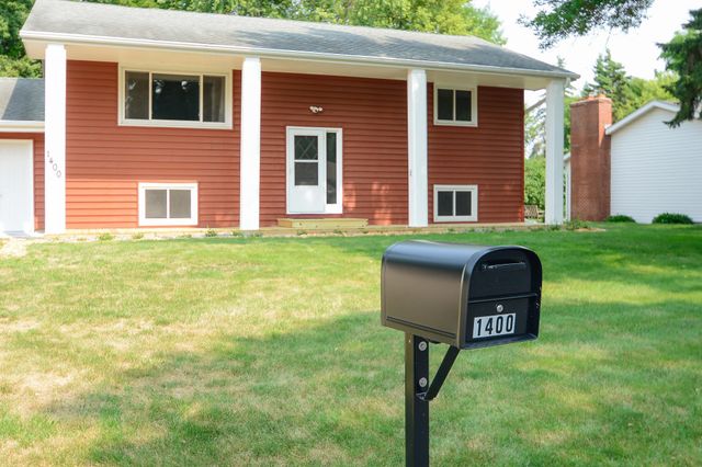 1400 Viking Drive, Buffalo, MN 55313