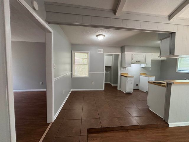 4040 WINDERMERE DR, Memphis, TN 38128