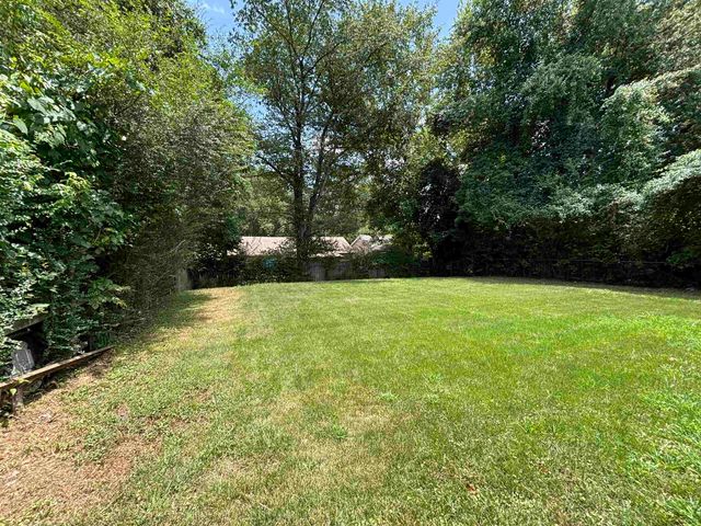 4040 WINDERMERE DR, Memphis, TN 38128