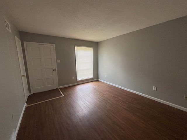 4040 WINDERMERE DR, Memphis, TN 38128