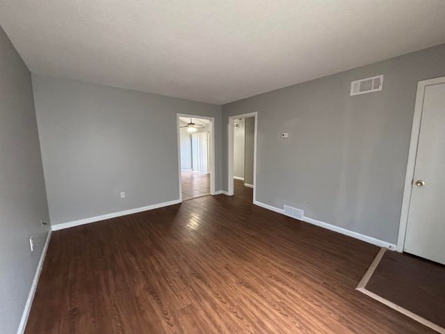 4040 WINDERMERE DR, Memphis, TN 38128