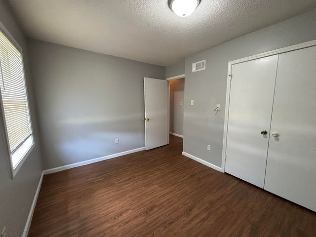 4040 WINDERMERE DR, Memphis, TN 38128