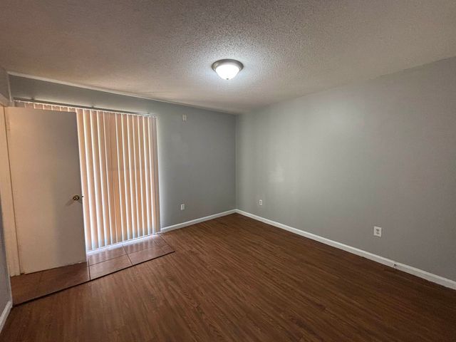 4040 WINDERMERE DR, Memphis, TN 38128