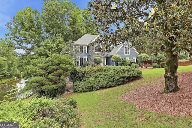 265 Hidden Lake Drive, Fayetteville, GA 30215