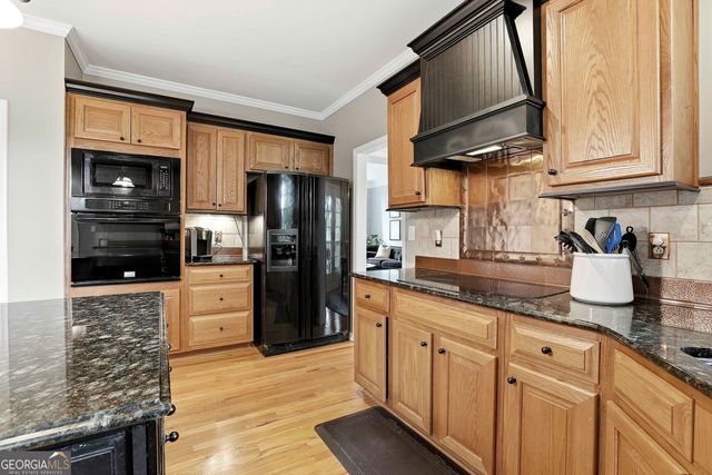 265 Hidden Lake Drive, Fayetteville, GA 30215