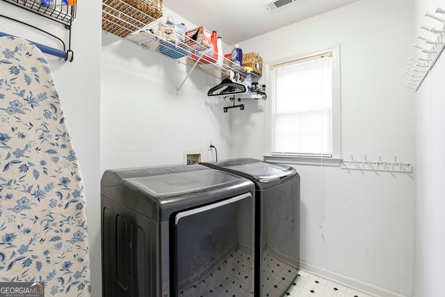 265 Hidden Lake Drive, Fayetteville, GA 30215