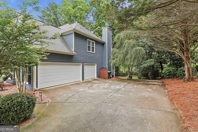 265 Hidden Lake Drive, Fayetteville, GA 30215
