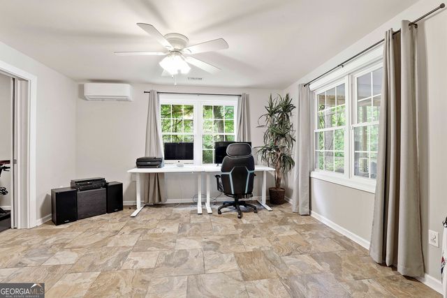 265 Hidden Lake Drive, Fayetteville, GA 30215