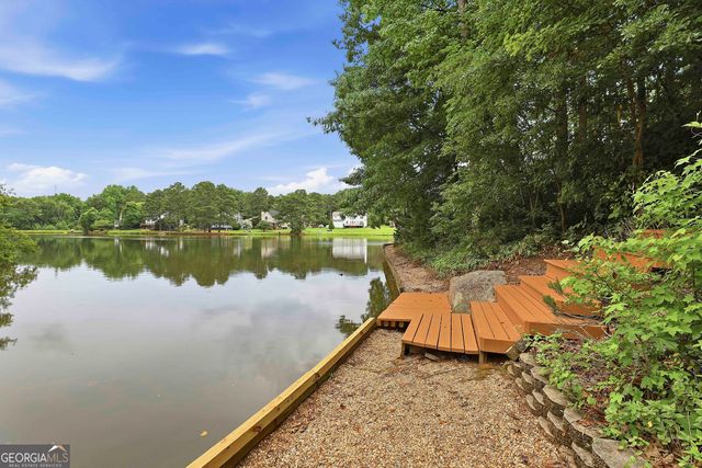 265 Hidden Lake Drive, Fayetteville, GA 30215