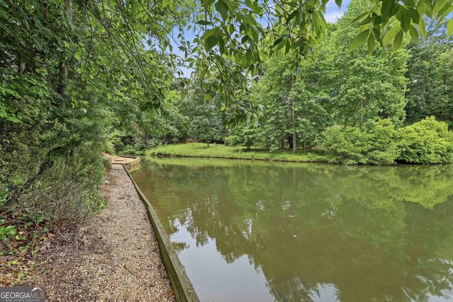 265 Hidden Lake Drive, Fayetteville, GA 30215