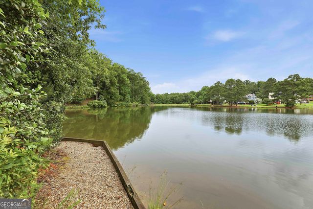 265 Hidden Lake Drive, Fayetteville, GA 30215