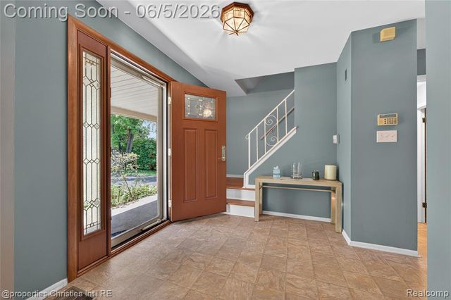 475 Henley Drive, Bloomfield Hills, MI 48304