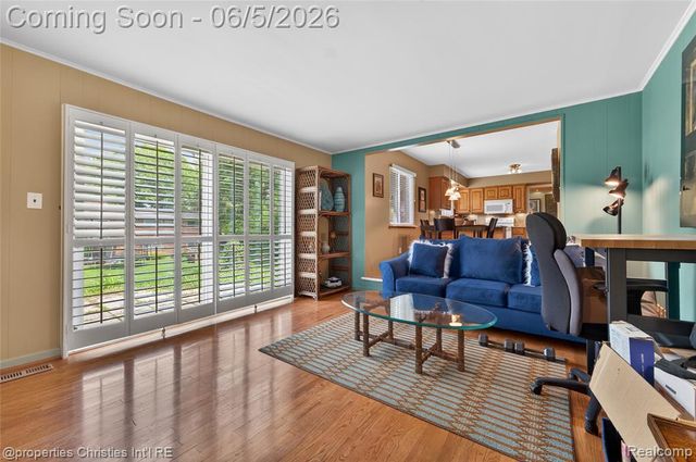 475 Henley Drive, Bloomfield Hills, MI 48304