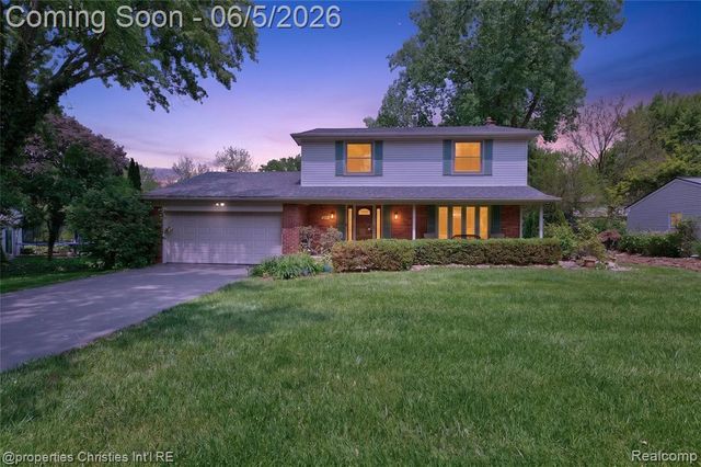475 Henley Drive, Bloomfield Hills, MI 48304