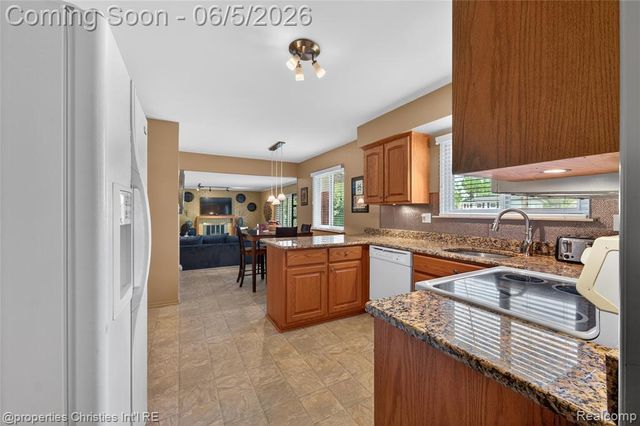 475 Henley Drive, Bloomfield Hills, MI 48304