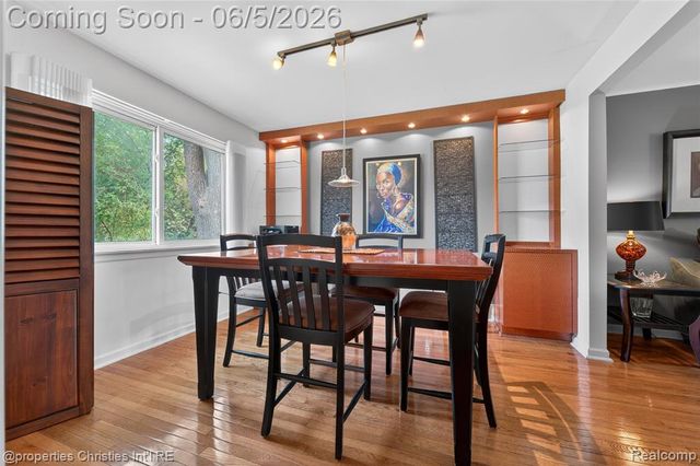 475 Henley Drive, Bloomfield Hills, MI 48304