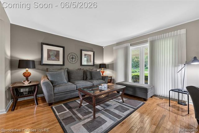 475 Henley Drive, Bloomfield Hills, MI 48304