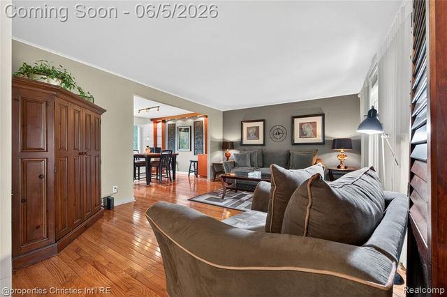 475 Henley Drive, Bloomfield Hills, MI 48304