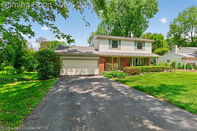 475 Henley Drive, Bloomfield Hills, MI 48304