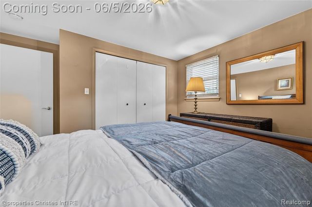 475 Henley Drive, Bloomfield Hills, MI 48304
