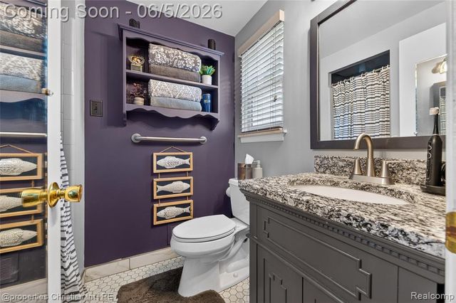 475 Henley Drive, Bloomfield Hills, MI 48304
