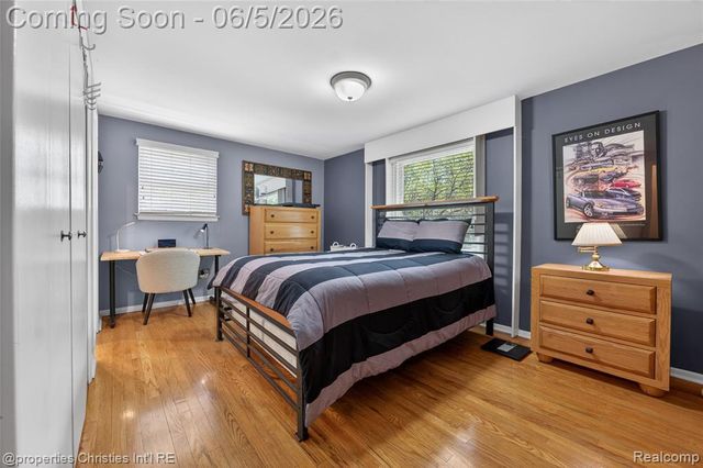475 Henley Drive, Bloomfield Hills, MI 48304