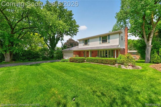 475 Henley Drive, Bloomfield Hills, MI 48304