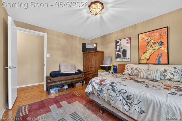 475 Henley Drive, Bloomfield Hills, MI 48304